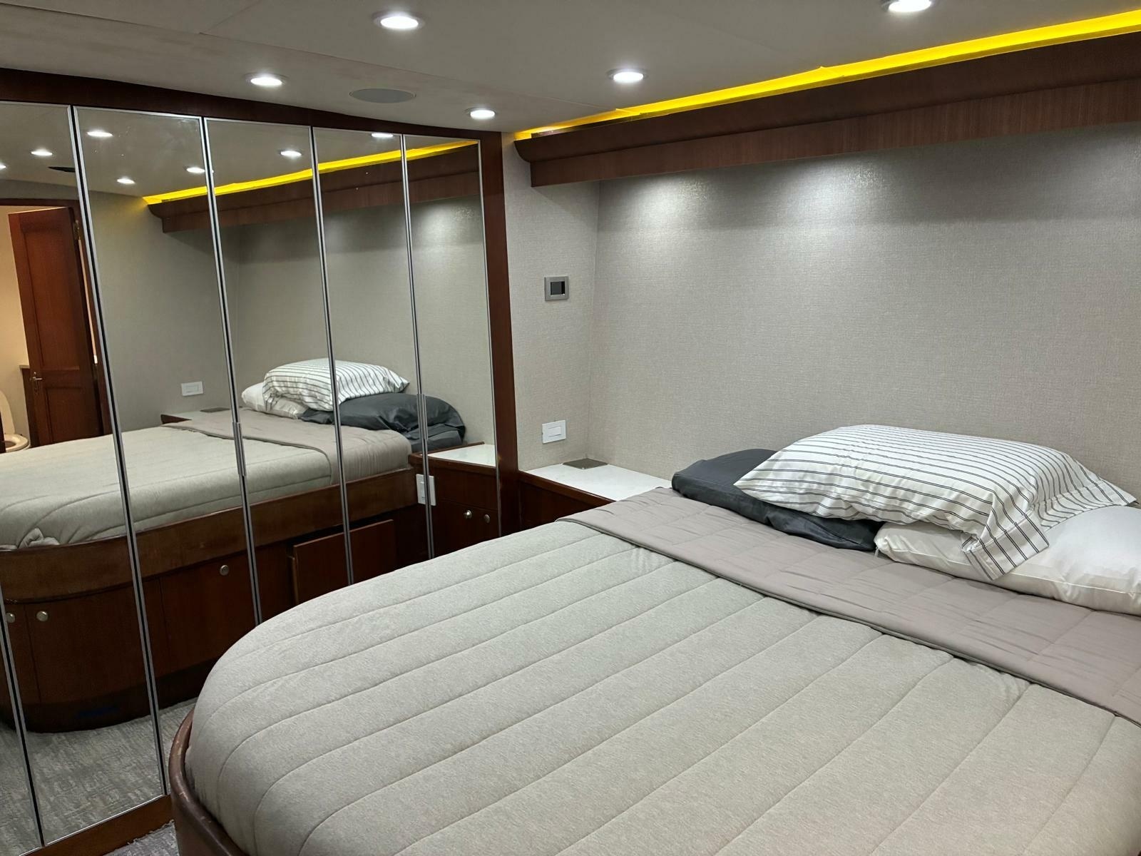 61' 2001 Buddy Davis SPORTFISH