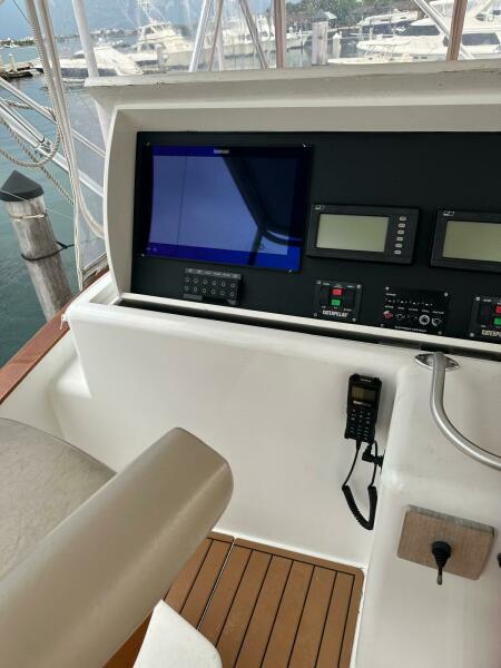 61' 2001 Buddy Davis SPORTFISH