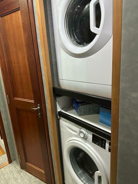 61' 2001 Buddy Davis SPORTFISH