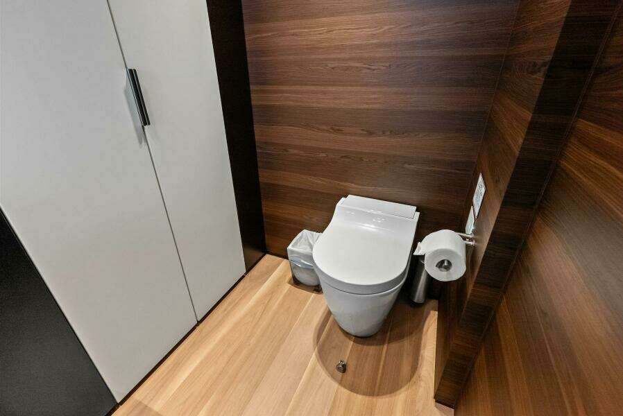 LUMPASAURUS 108ft Custom Line Yacht For Sale