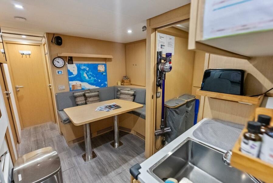 108' 2023 Custom Line 33 Navetta