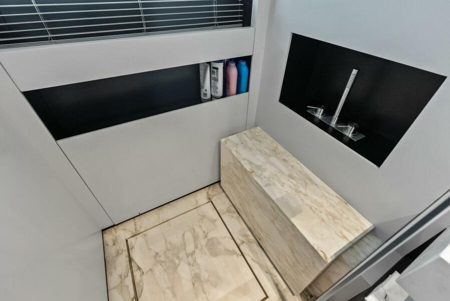 108' 2023 Custom Line 33 Navetta