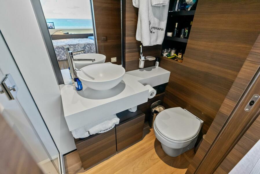 108' 2023 Custom Line 33 Navetta