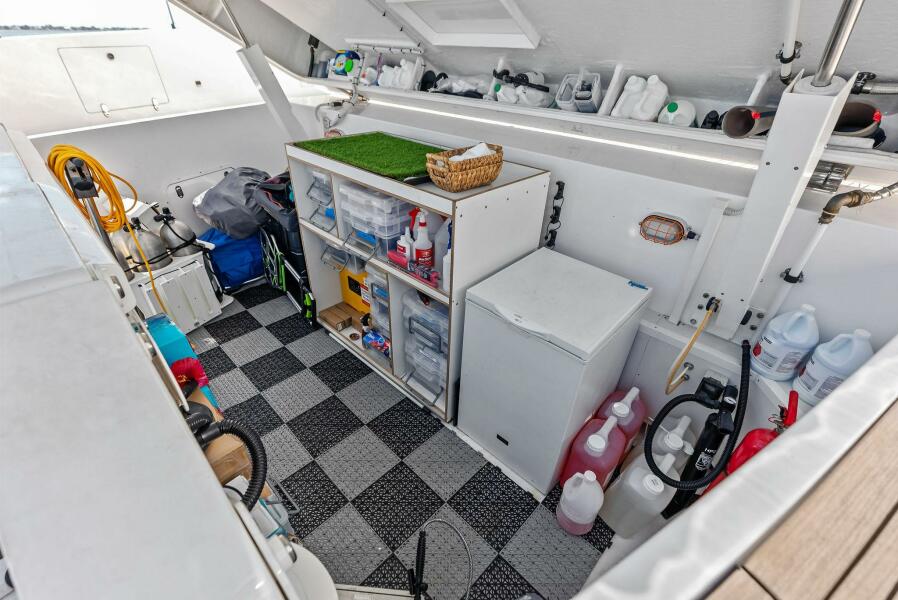 108' 2023 Custom Line 33 Navetta