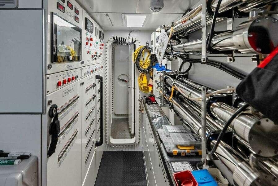 LUMPASAURUS 108ft Custom Line Yacht For Sale