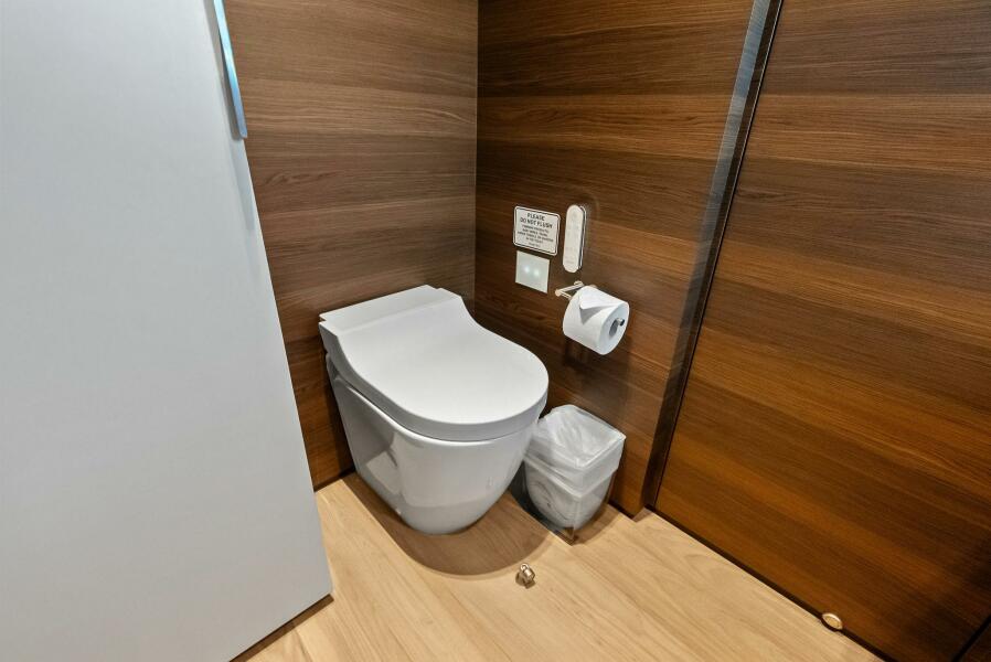 108' 2023 Custom Line 33 Navetta