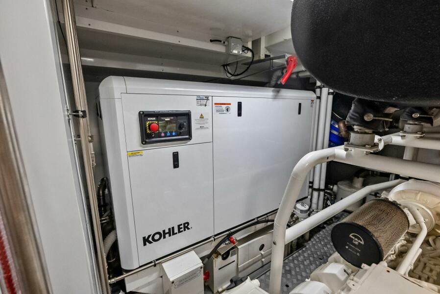 108' 2023 Custom Line 33 Navetta