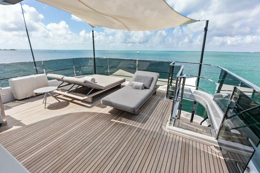 108' 2023 Custom Line 33 Navetta