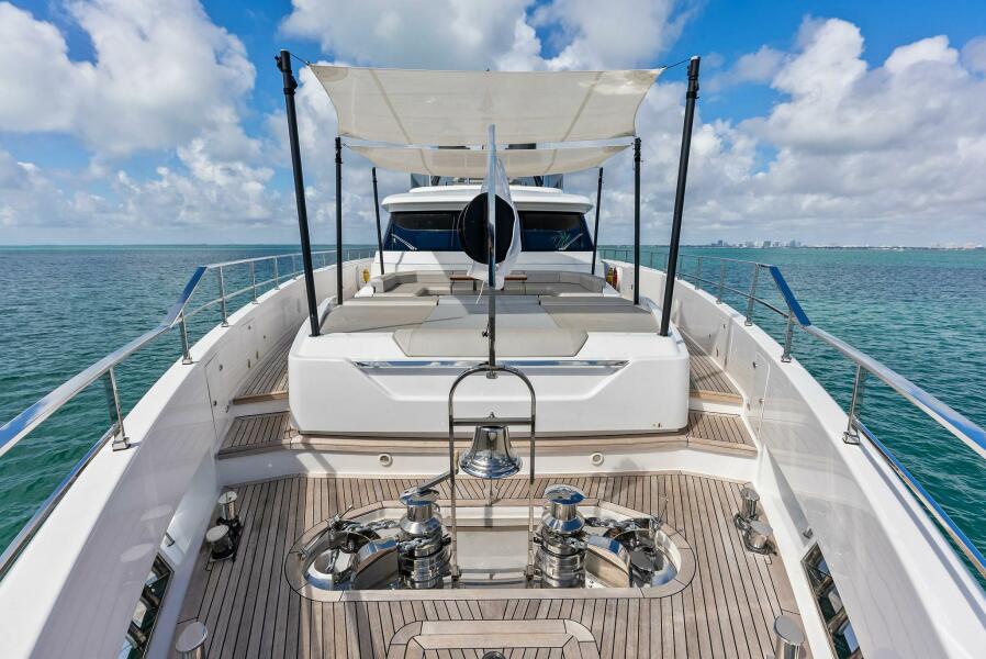 108' 2023 Custom Line 33 Navetta