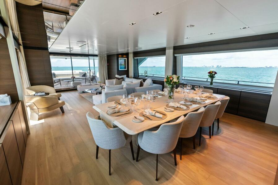 108' 2023 Custom Line 33 Navetta