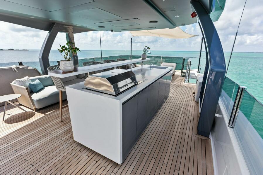 108' 2023 Custom Line 33 Navetta