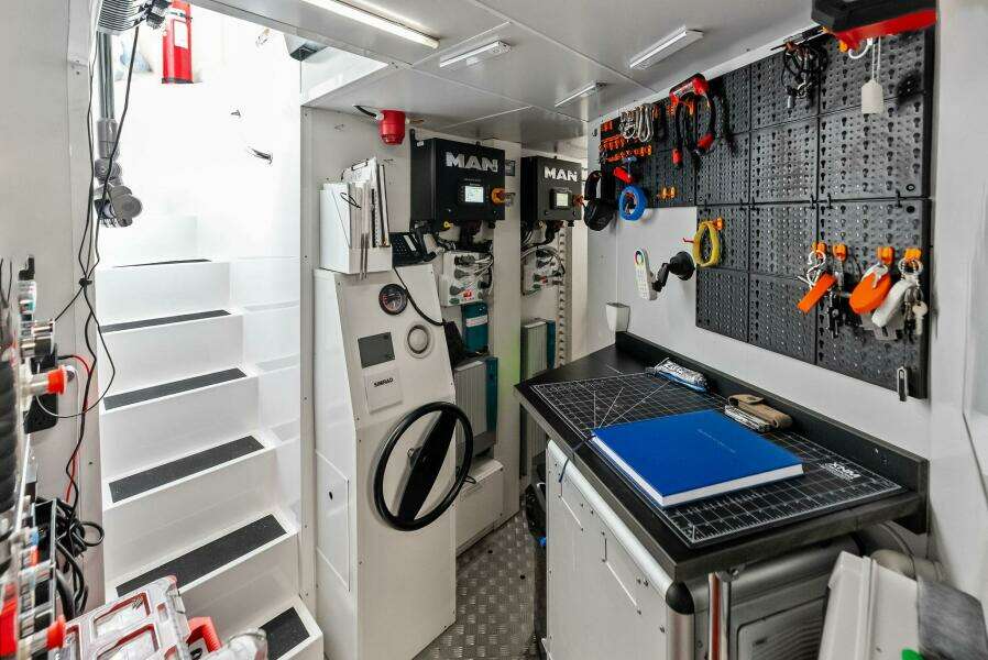 LUMPASAURUS 108ft Custom Line Yacht For Sale