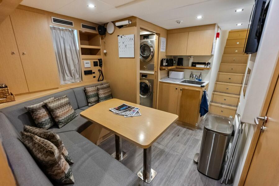 108' 2023 Custom Line 33 Navetta