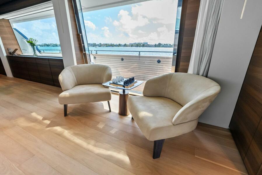 108' 2023 Custom Line 33 Navetta