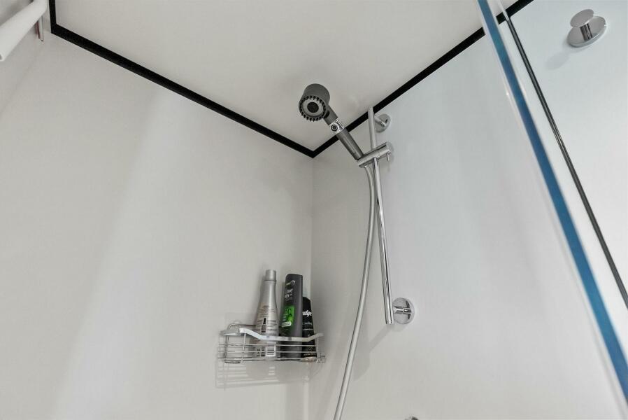 108' 2023 Custom Line 33 Navetta