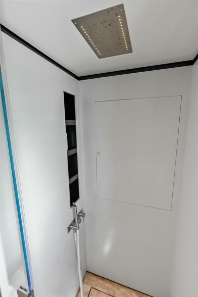 108' 2023 Custom Line 33 Navetta