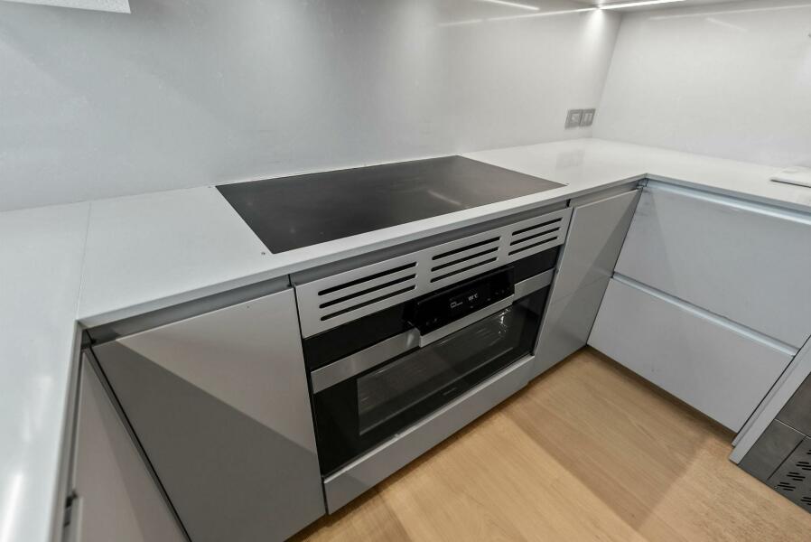 108' 2023 Custom Line 33 Navetta