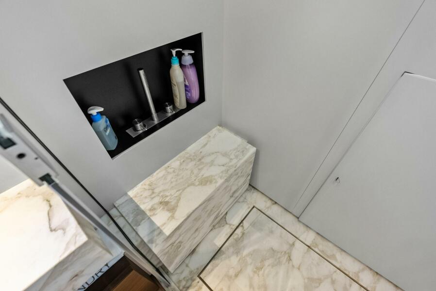 108' 2023 Custom Line 33 Navetta