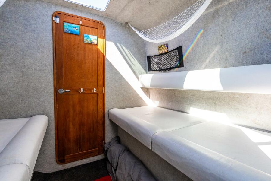 41' 2002 Protector 410 Targa