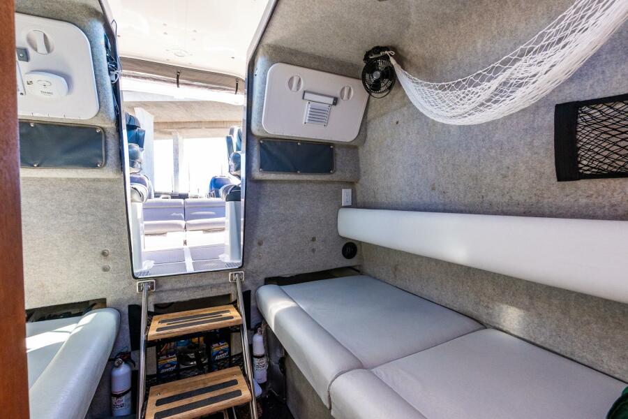 41' 2002 Protector 410 Targa