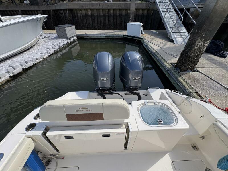 24' 2020 Cobia 240CC