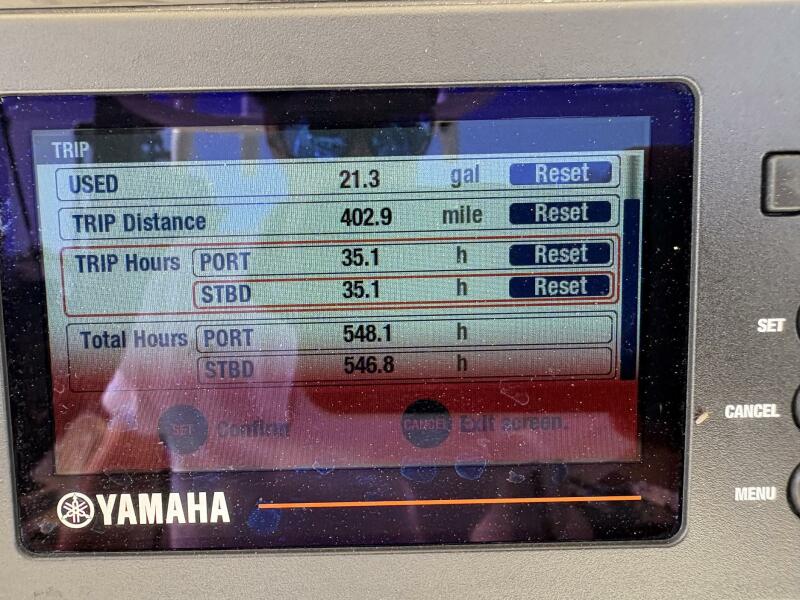 24' 2020 Cobia 240CC