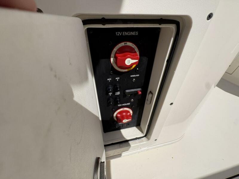 24' 2020 Cobia 240CC