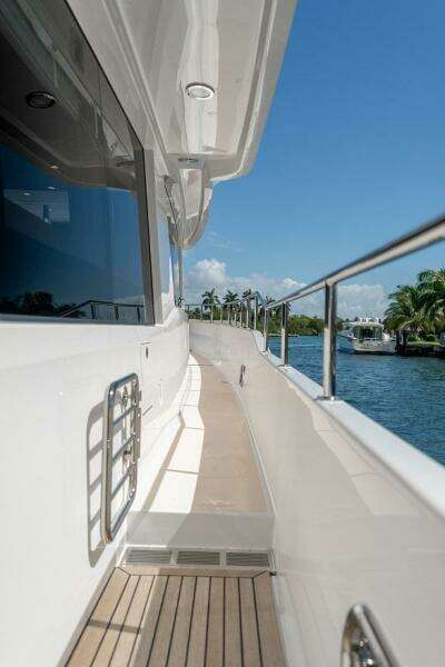 70ft Offshore Yachts Yacht For Sale