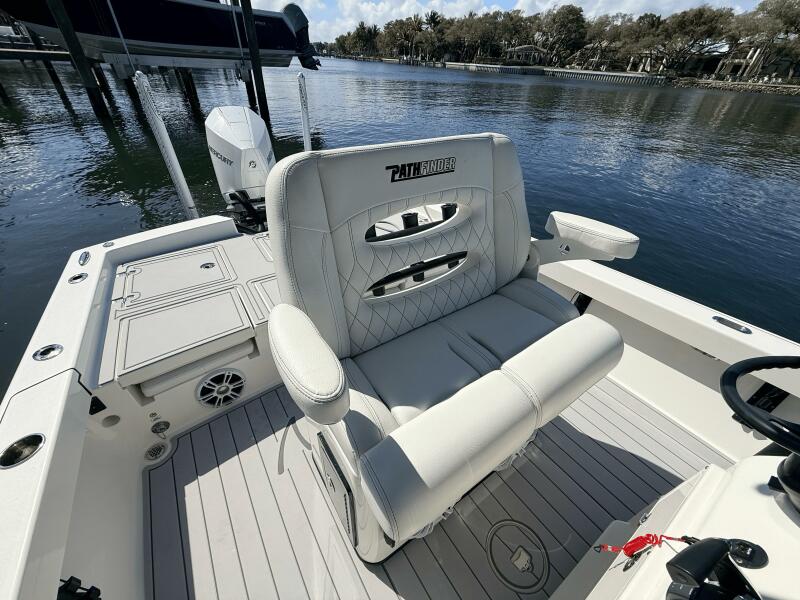 26' 2023 Pathfinder 