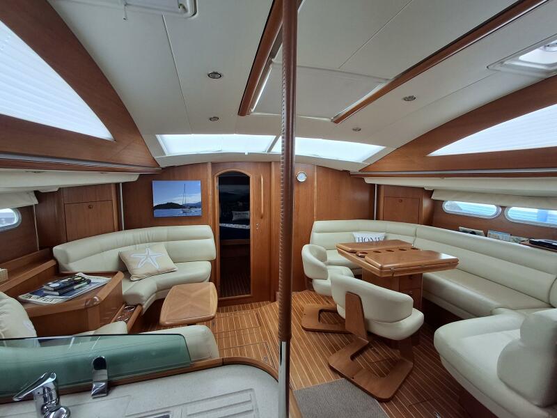 54' 2009 Jeanneau 54DS