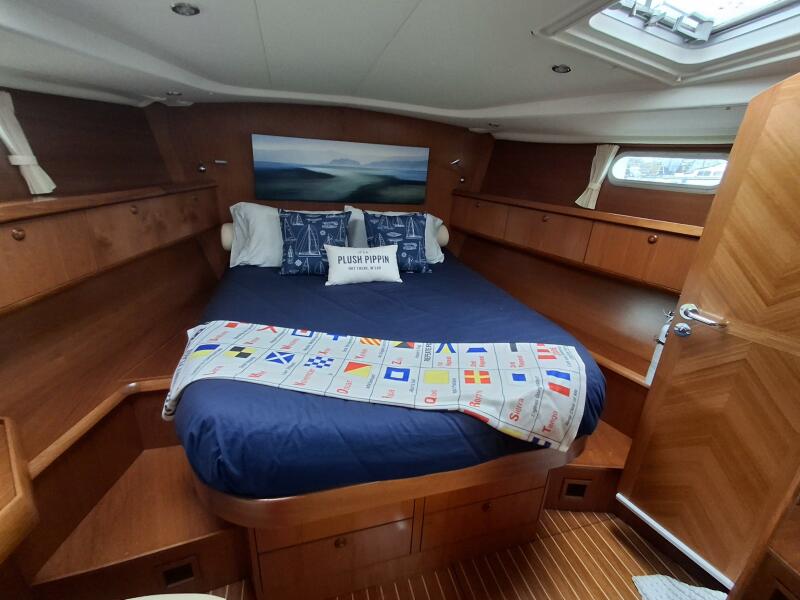 54' 2009 Jeanneau 54DS