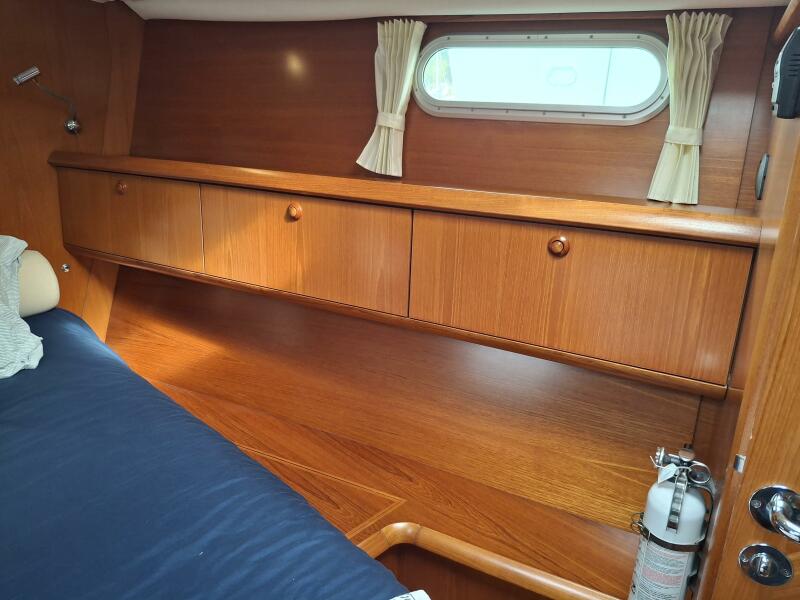 54' 2009 Jeanneau 54DS