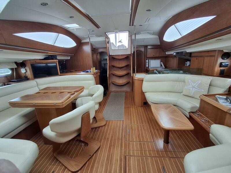 54' 2009 Jeanneau 54DS