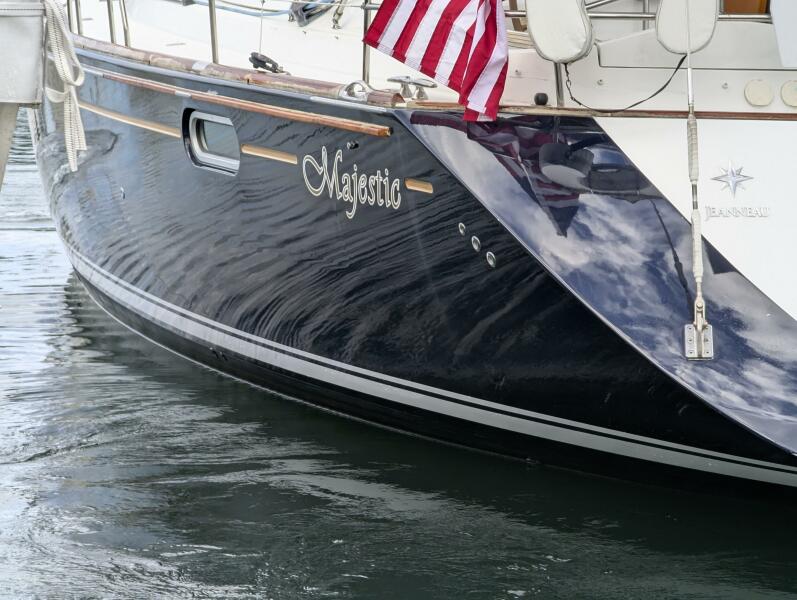 54' 2009 Jeanneau 54DS