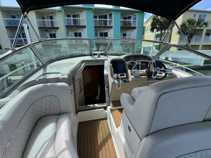 35ft Sea Ray Yacht For Sale