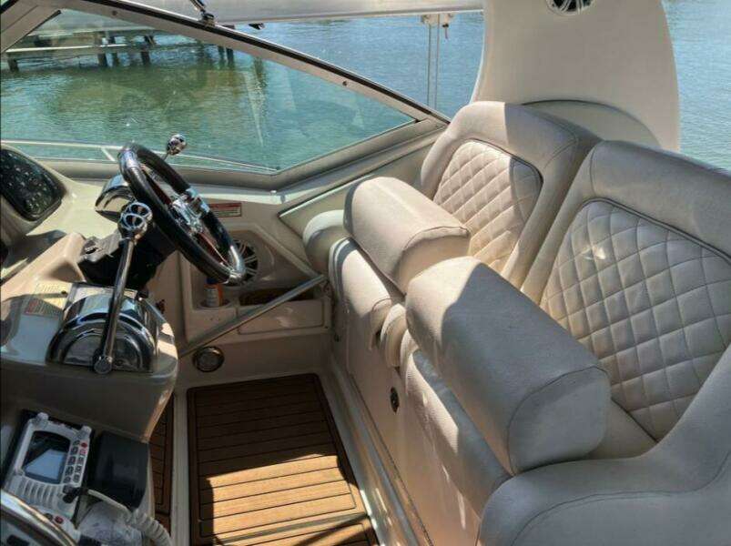 35ft Sea Ray Yacht For Sale