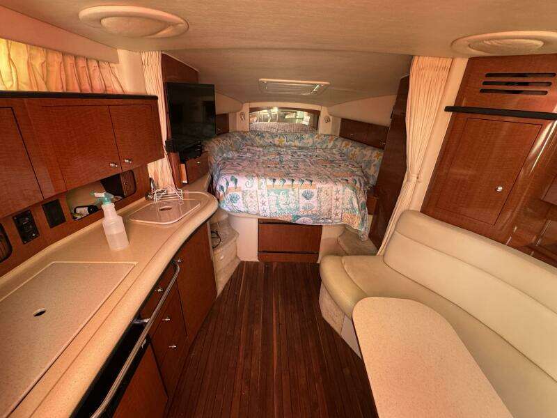 35ft Sea Ray Yacht For Sale