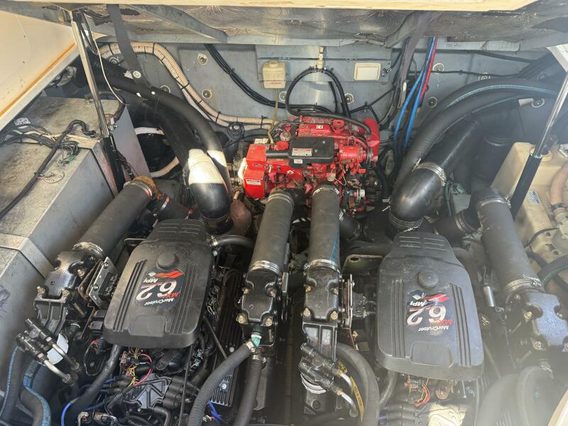 35' 2002 Sea Ray 320 Sundancer