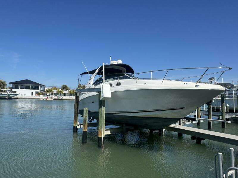 35ft Sea Ray Yacht For Sale