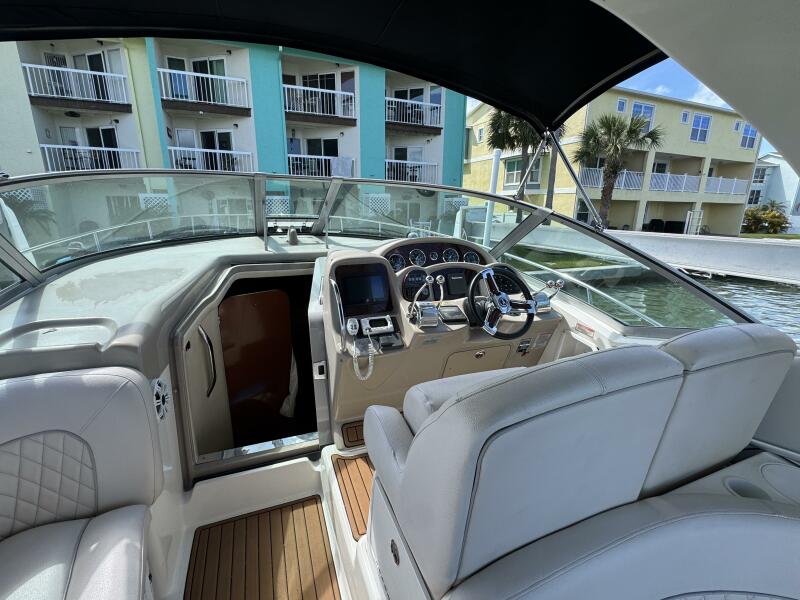 35' 2002 Sea Ray 320 Sundancer