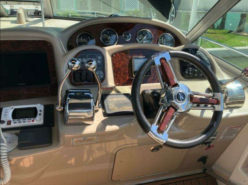 35ft Sea Ray Yacht For Sale