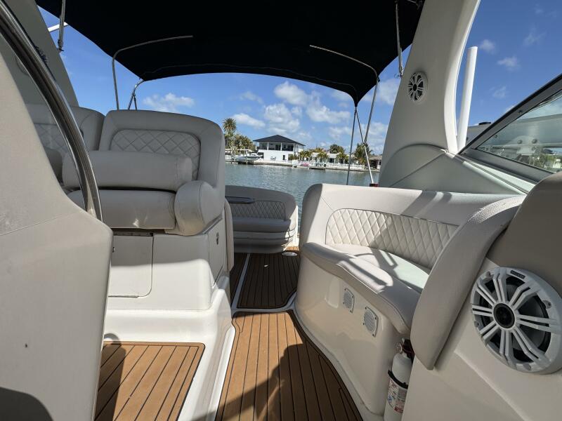 35' 2002 Sea Ray 320 Sundancer