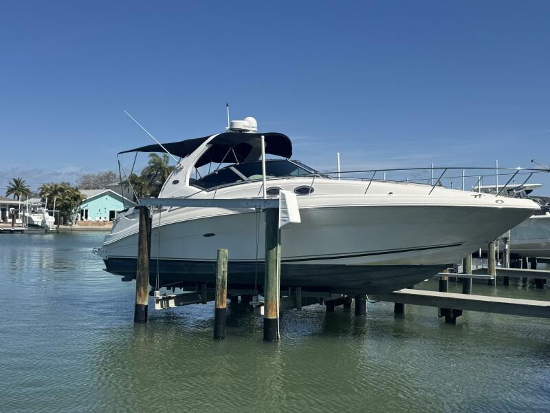 35' 2002 Sea Ray 320 Sundancer