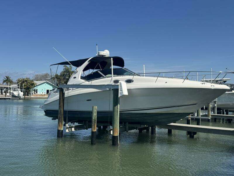 35ft Sea Ray Yacht For Sale