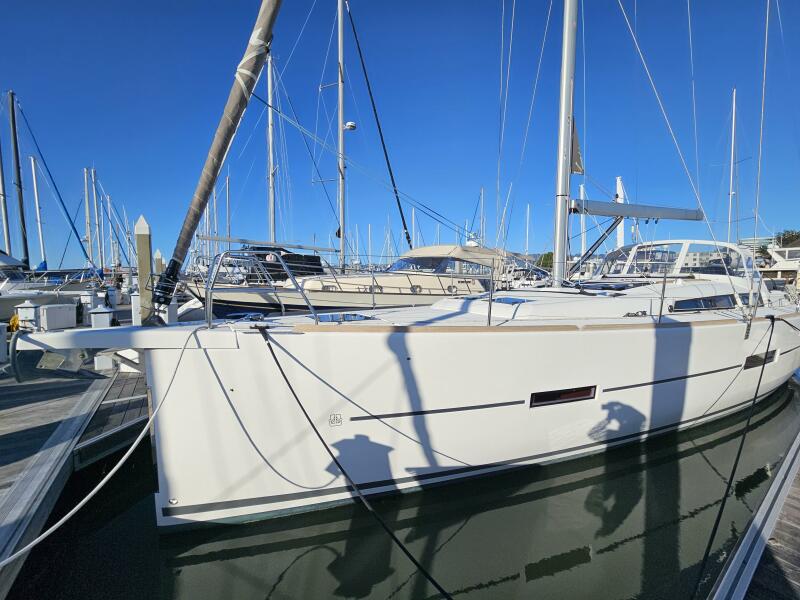 45' 2018 Dufour 