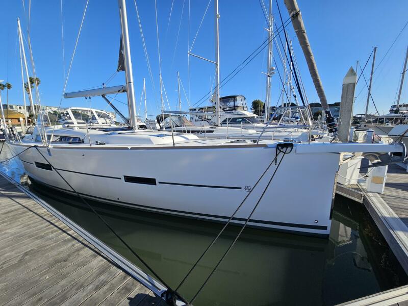 45' 2018 Dufour 