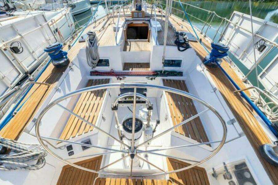 Daring Adventure 47ft Wauquiez Yacht For Sale