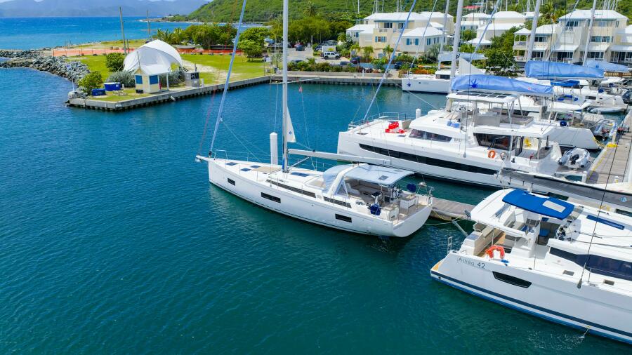 54' 2024 Beneteau Oceanis Yacht 54