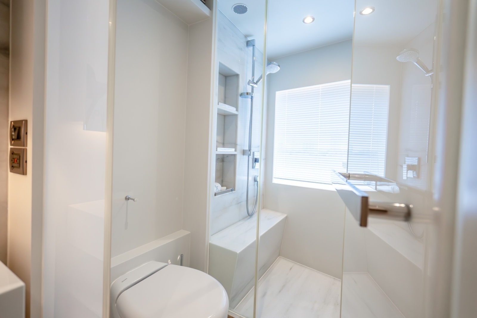 80' 2020 Horizon FD80