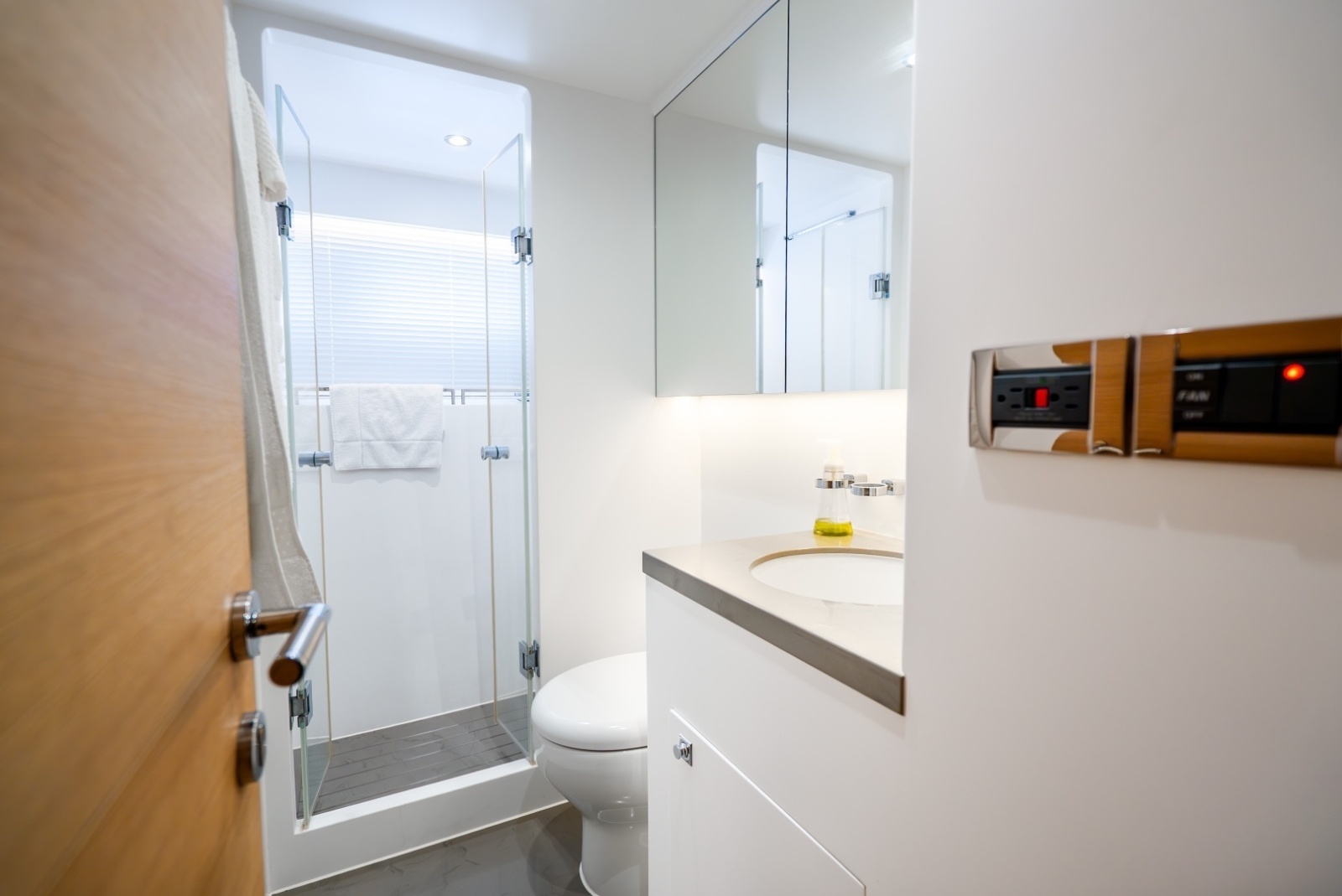 80' 2020 Horizon FD80